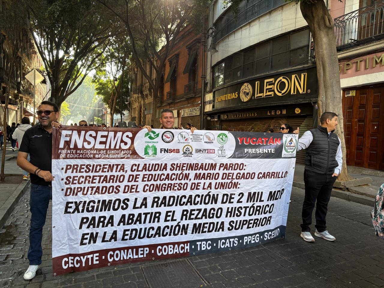 Imagen 3 de Marcha convocada por el Frente Nacional de la Federación de Sindicatos de Educación Media Superior