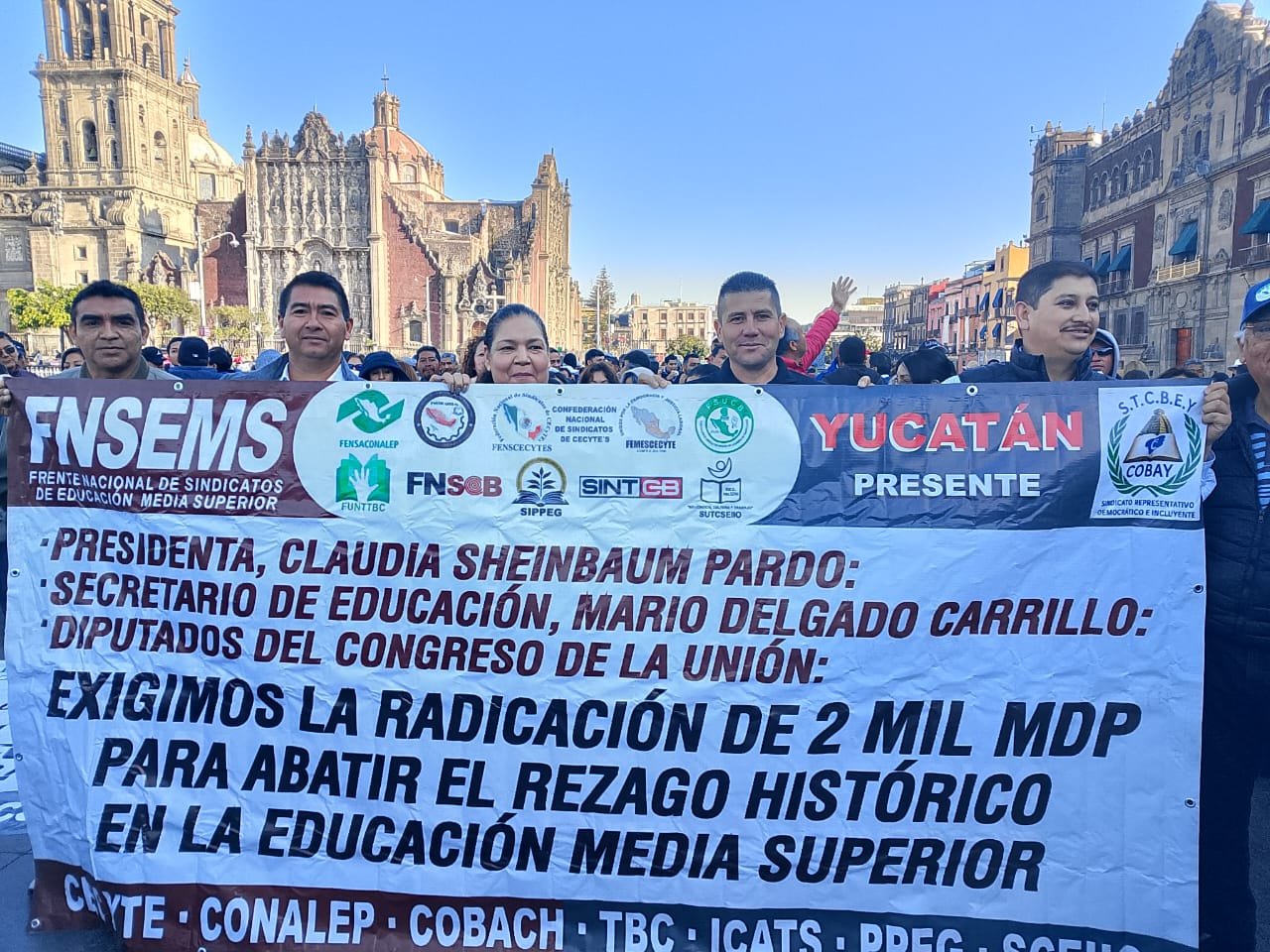 Imagen 11 de Marcha convocada por el Frente Nacional de la Federación de Sindicatos de Educación Media Superior