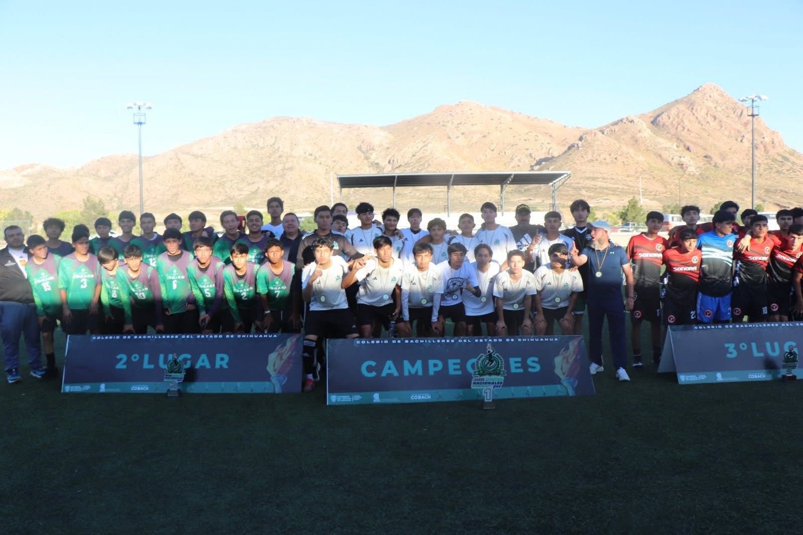 Imagen 33 de STAACOBACH felicita al Director General por los Juegos Nacionales Deportivos por la Paz