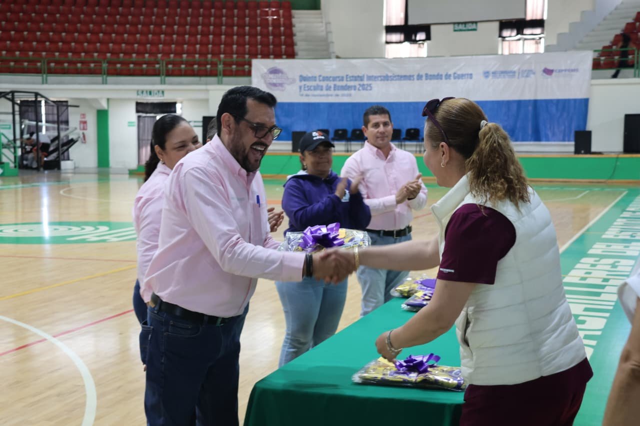 Imagen 16 de Entrega de uniformes y abanderamiento del STAACOBACH rumbo al encuentro nacional 2025