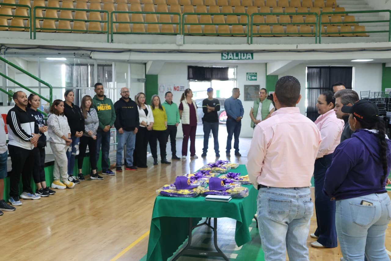 Imagen 18 de Entrega de uniformes y abanderamiento del STAACOBACH rumbo al encuentro nacional 2025