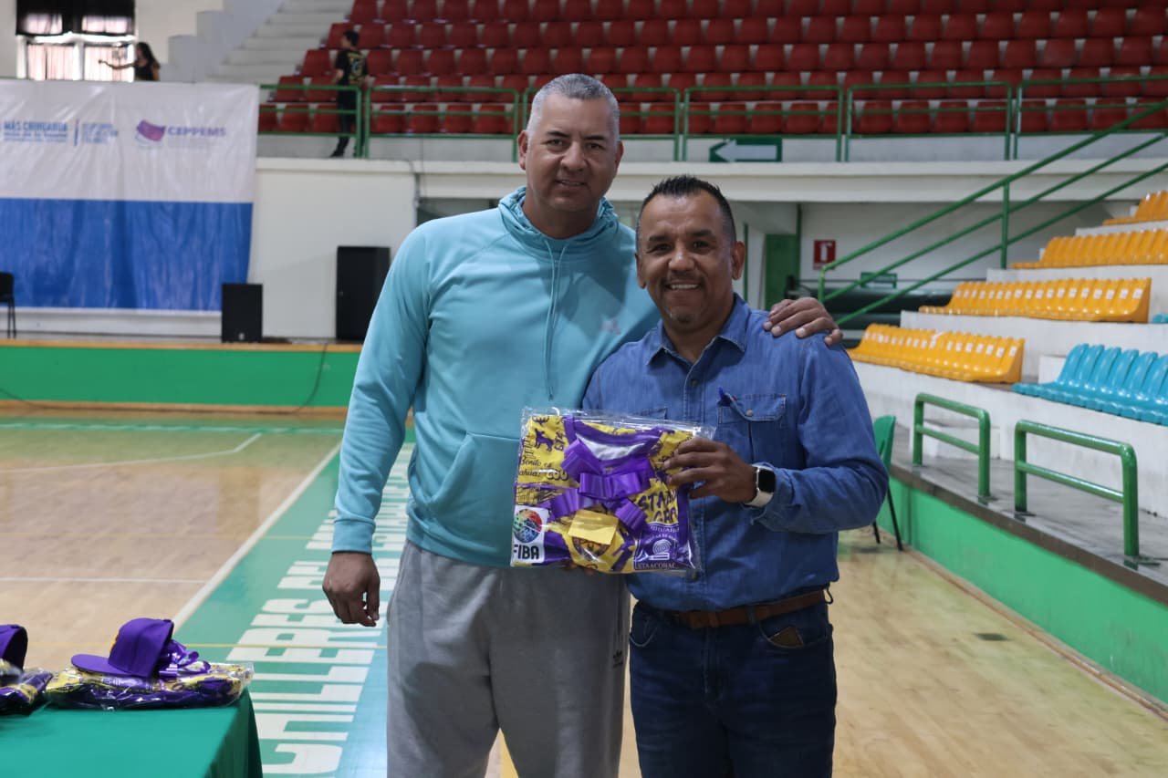 Imagen 22 de Entrega de uniformes y abanderamiento del STAACOBACH rumbo al encuentro nacional 2025