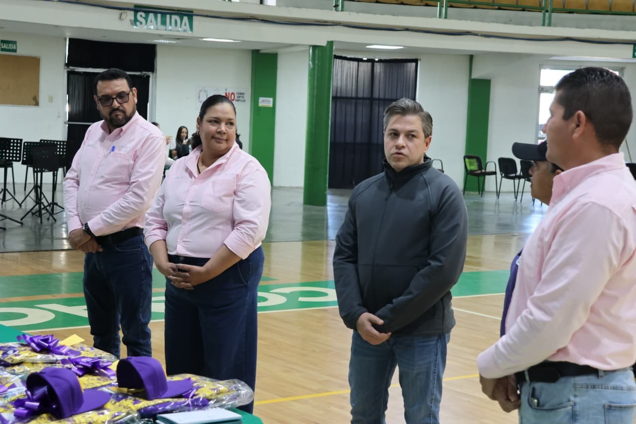 Imagen 26 de Entrega de uniformes y abanderamiento del STAACOBACH rumbo al encuentro nacional 2025