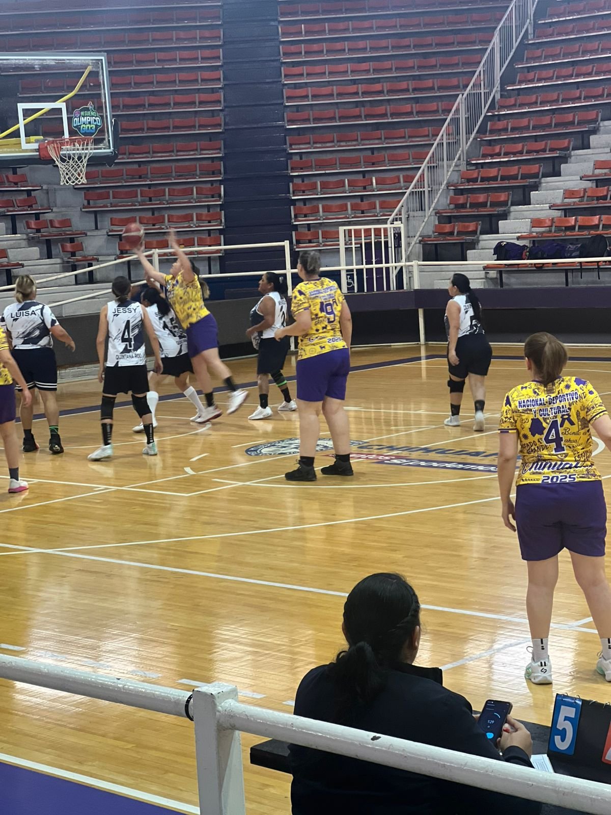Imagen 7 de Chihuahua vence 34–20 a Quintana Roo en intenso duelo de basquetbol femenil