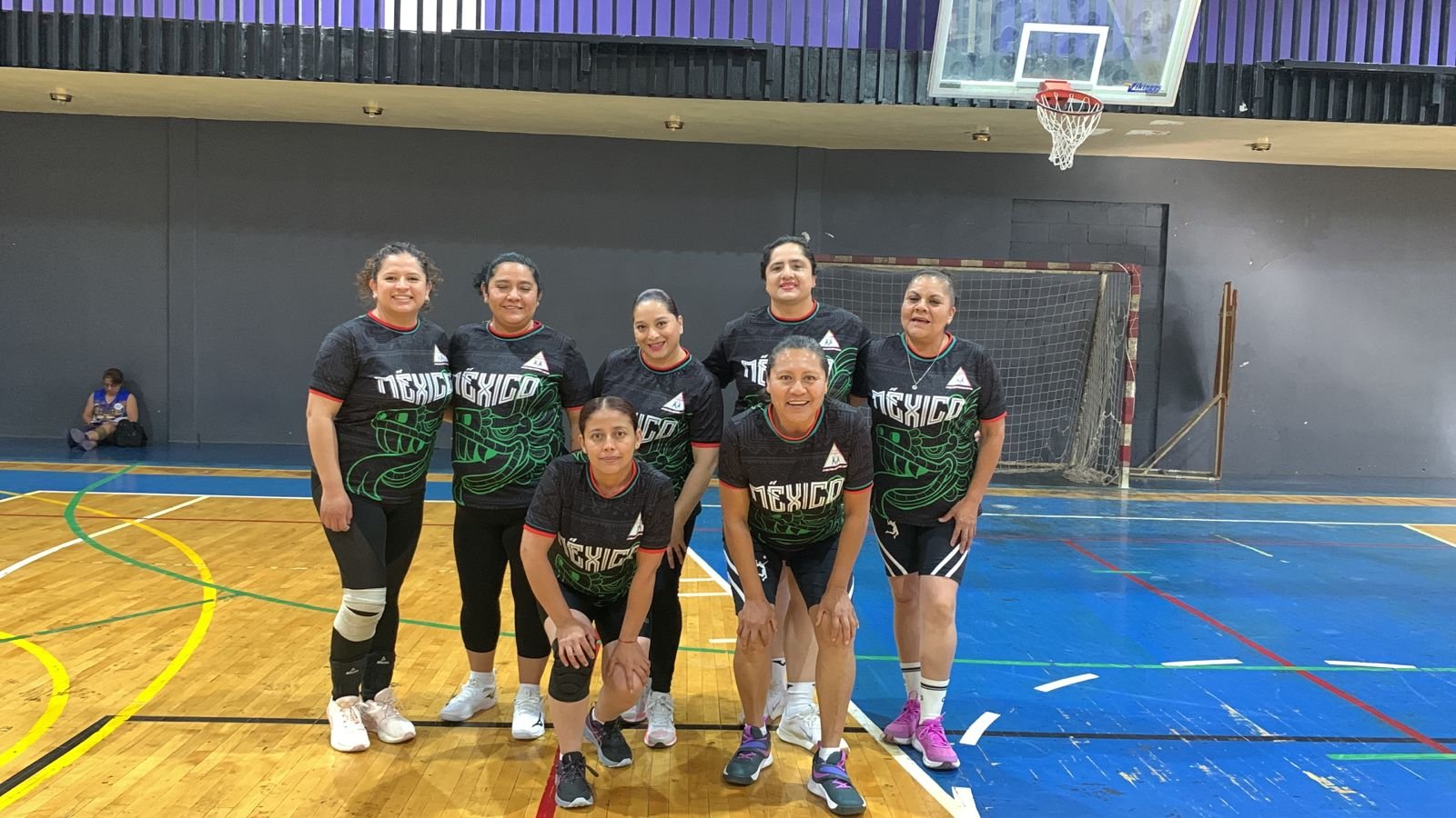 Imagen 5 de Encuentro entre el Edo. de México y Quintana Roo en la disciplina de voleibol femenil.