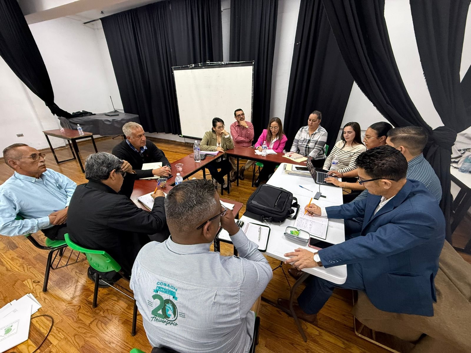 Imagen 6 de Mesas de trabajo previo a la Revisión Salarial 2026