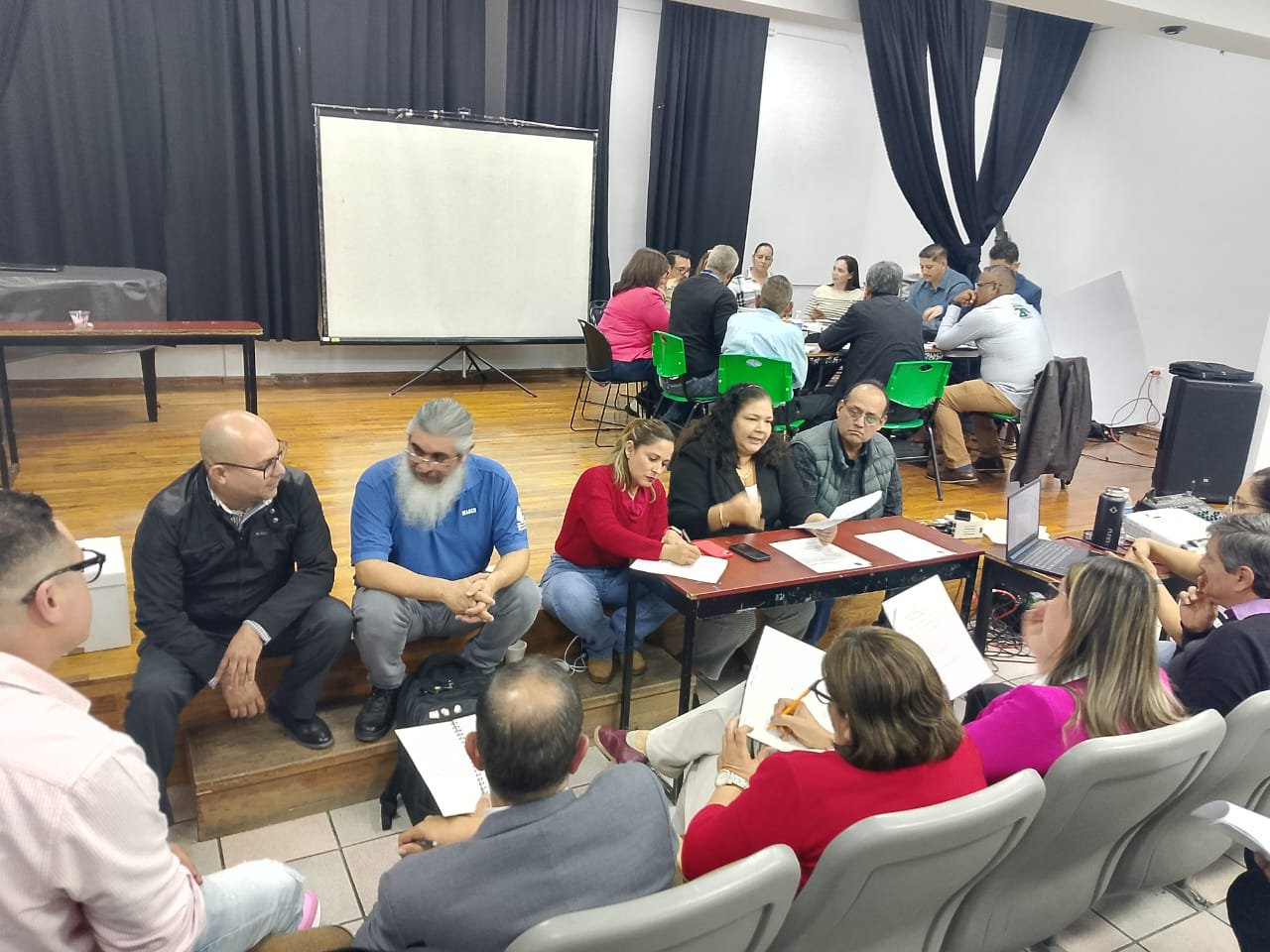 Imagen 11 de Mesas de trabajo previo a la Revisión Salarial 2026