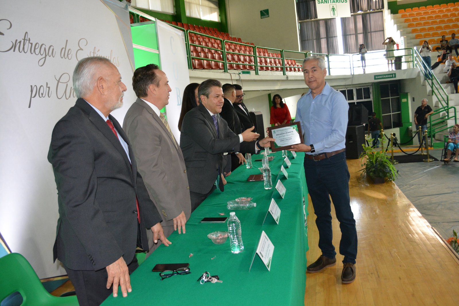 Imagen 114 de Entrega de Reconocimientos por Antigüedad 2026