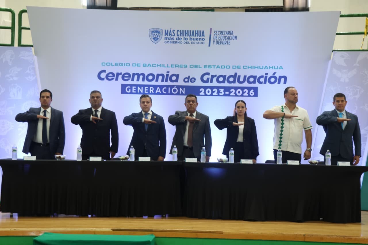 Imagen 6 de Graduaciones del los planteles 1, 4, 10, 21, SEA