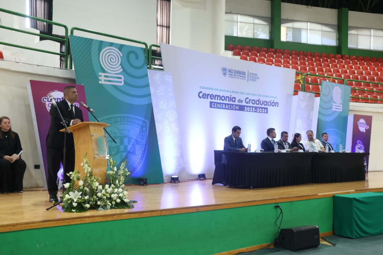 Imagen 7 de Graduaciones del los planteles 1, 4, 10, 21, SEA