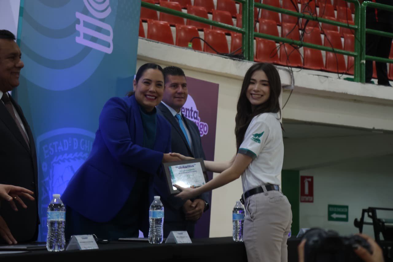 Imagen 10 de Graduaciones del los planteles 1, 4, 10, 21, SEA
