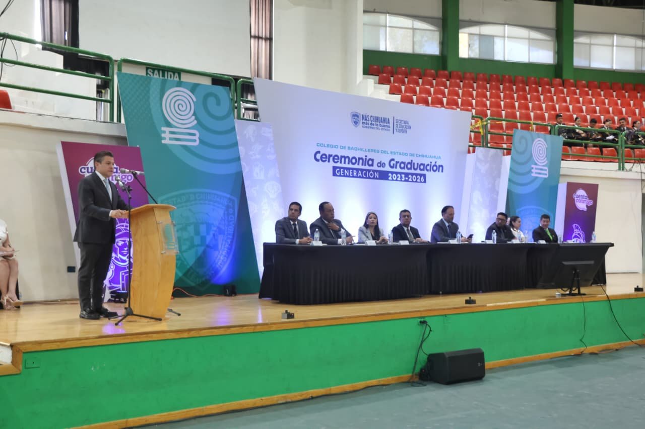 Imagen 12 de Graduaciones del los planteles 1, 4, 10, 21, SEA