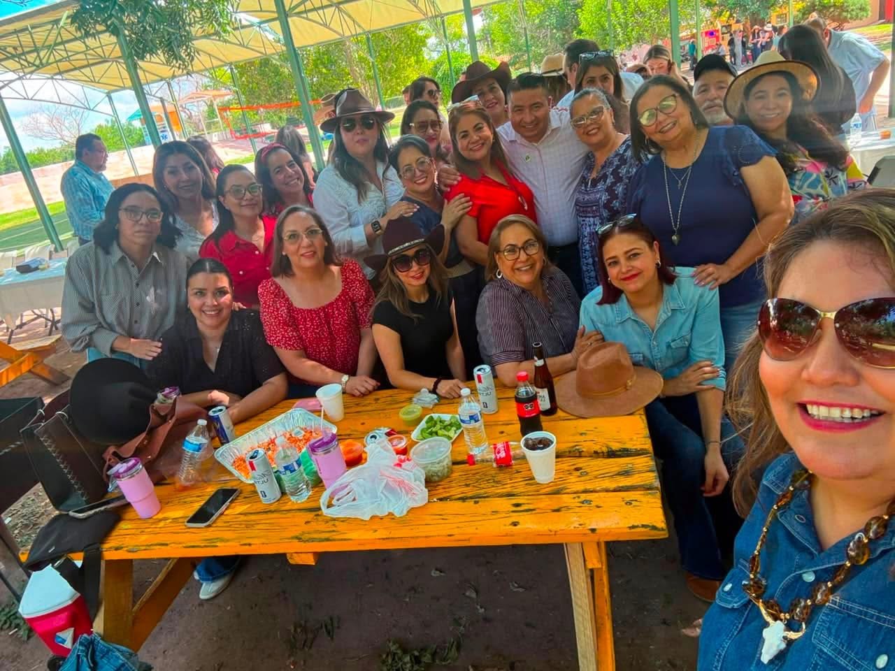 Imagen 21 de FESTEJO DEL 40 ANIVERSARIO DEL STAACOBACH