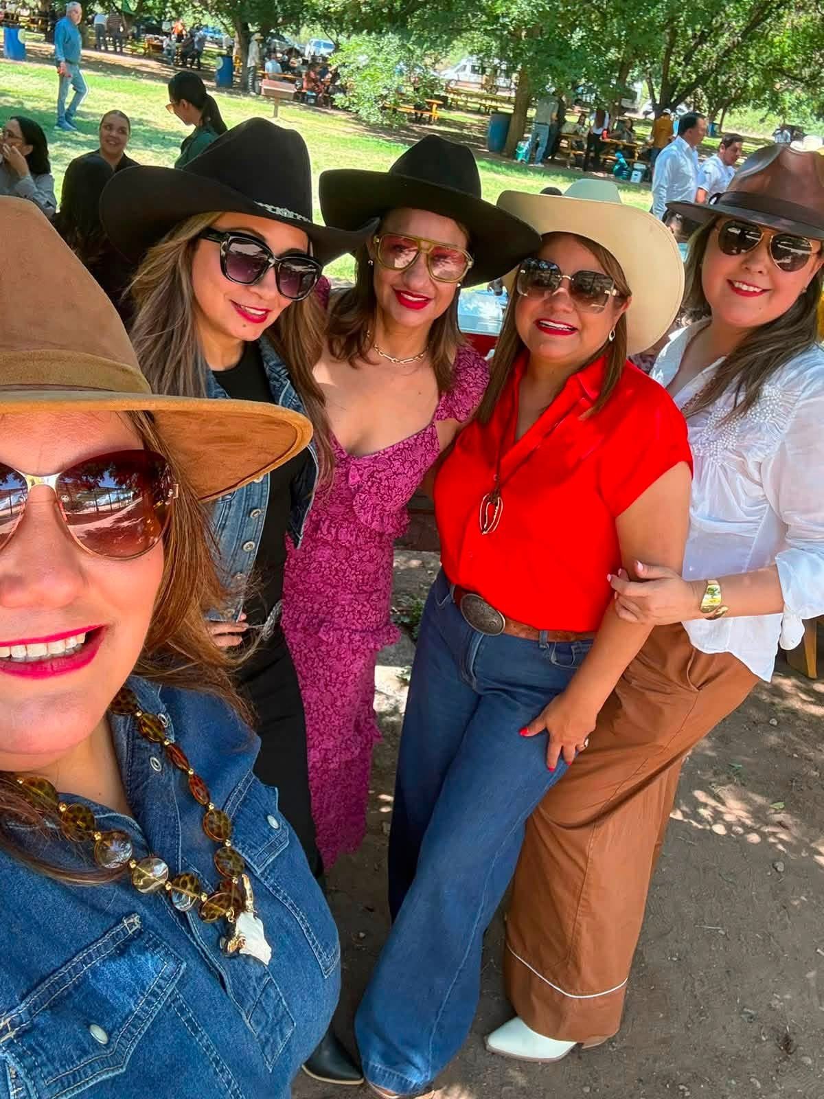 Imagen 23 de FESTEJO DEL 40 ANIVERSARIO DEL STAACOBACH