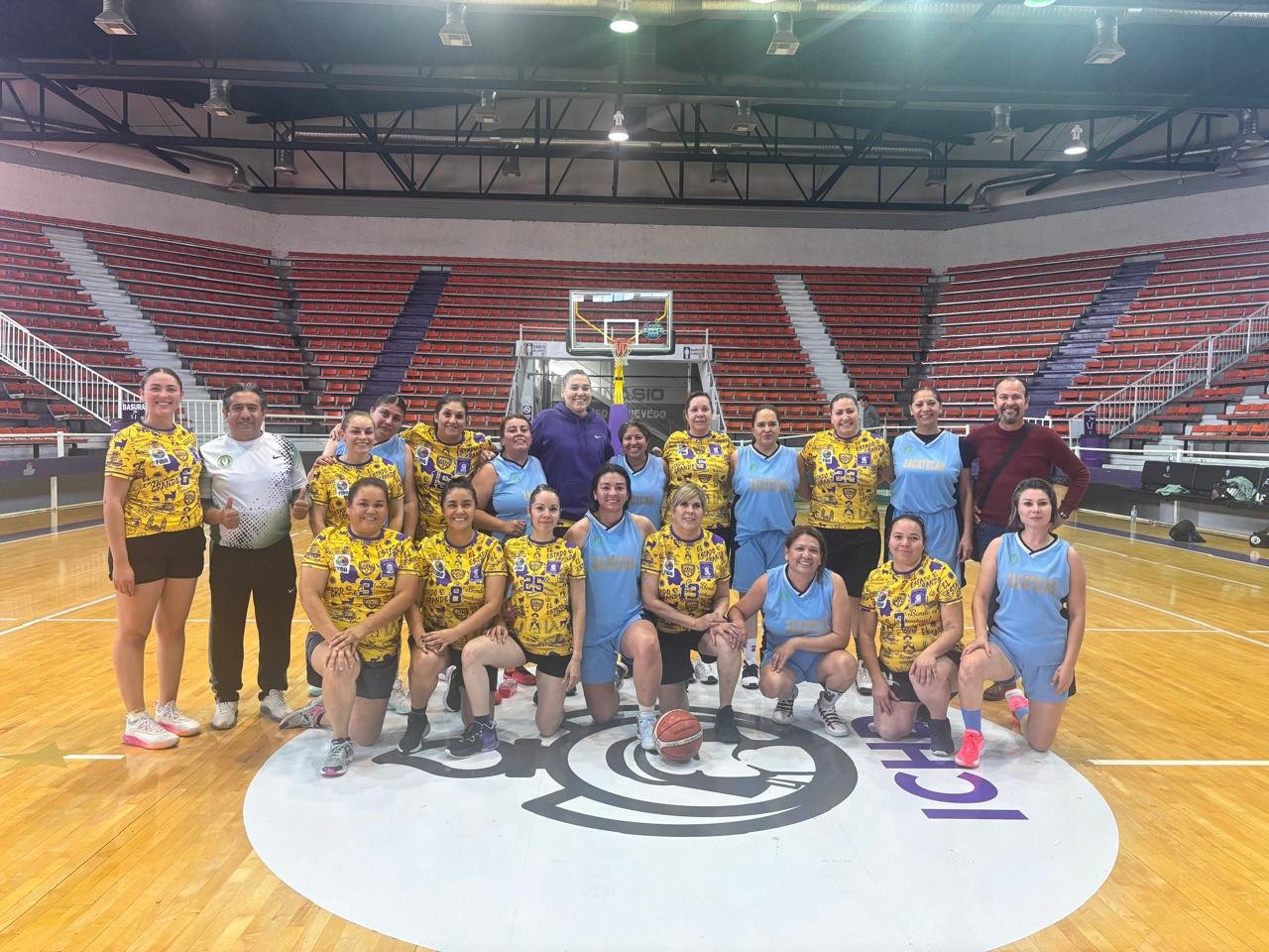 Partido de básquetbol femenil entre las selecciones de Chihuahua y Zacatecas.