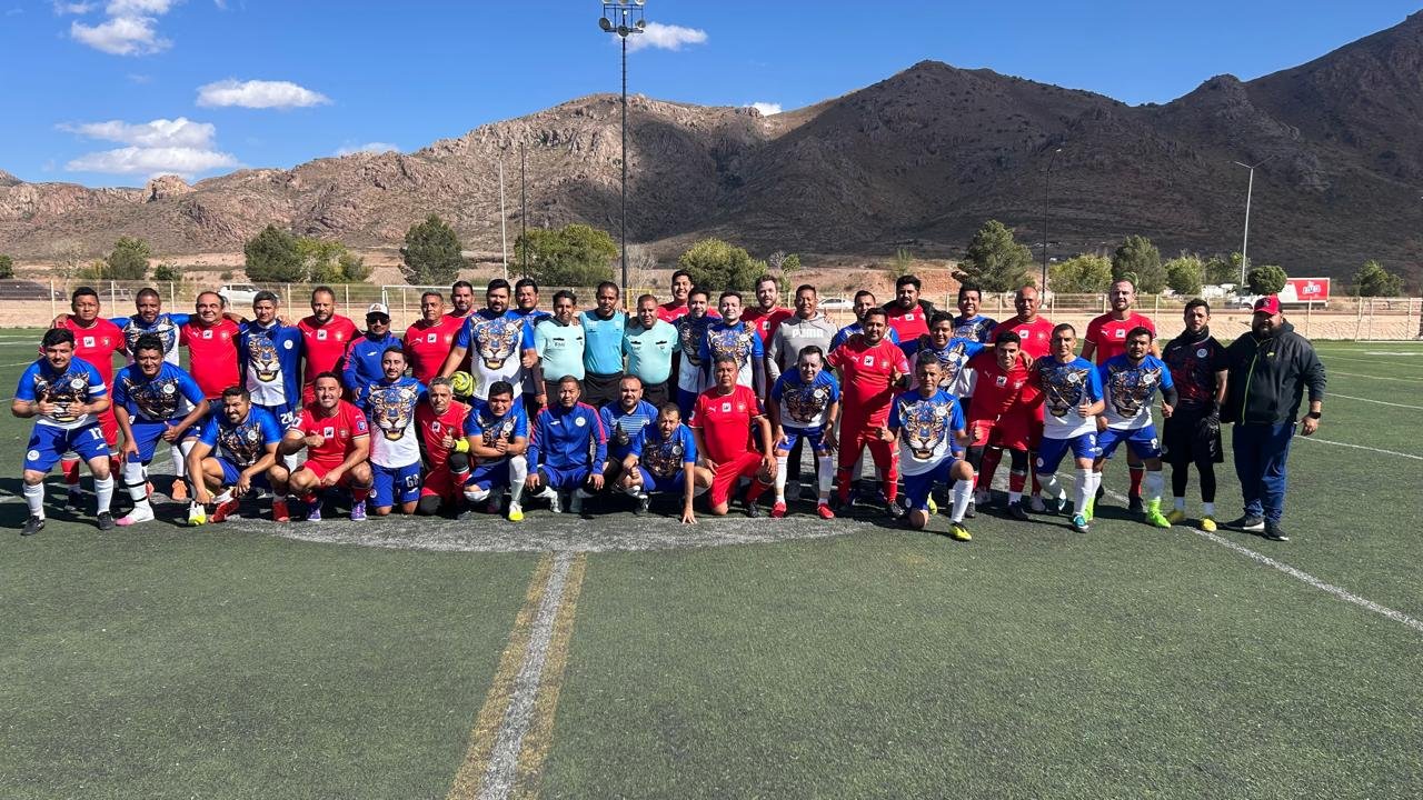Partido de fútbol entre las selecciones de Chiapas y Baja California Sur.