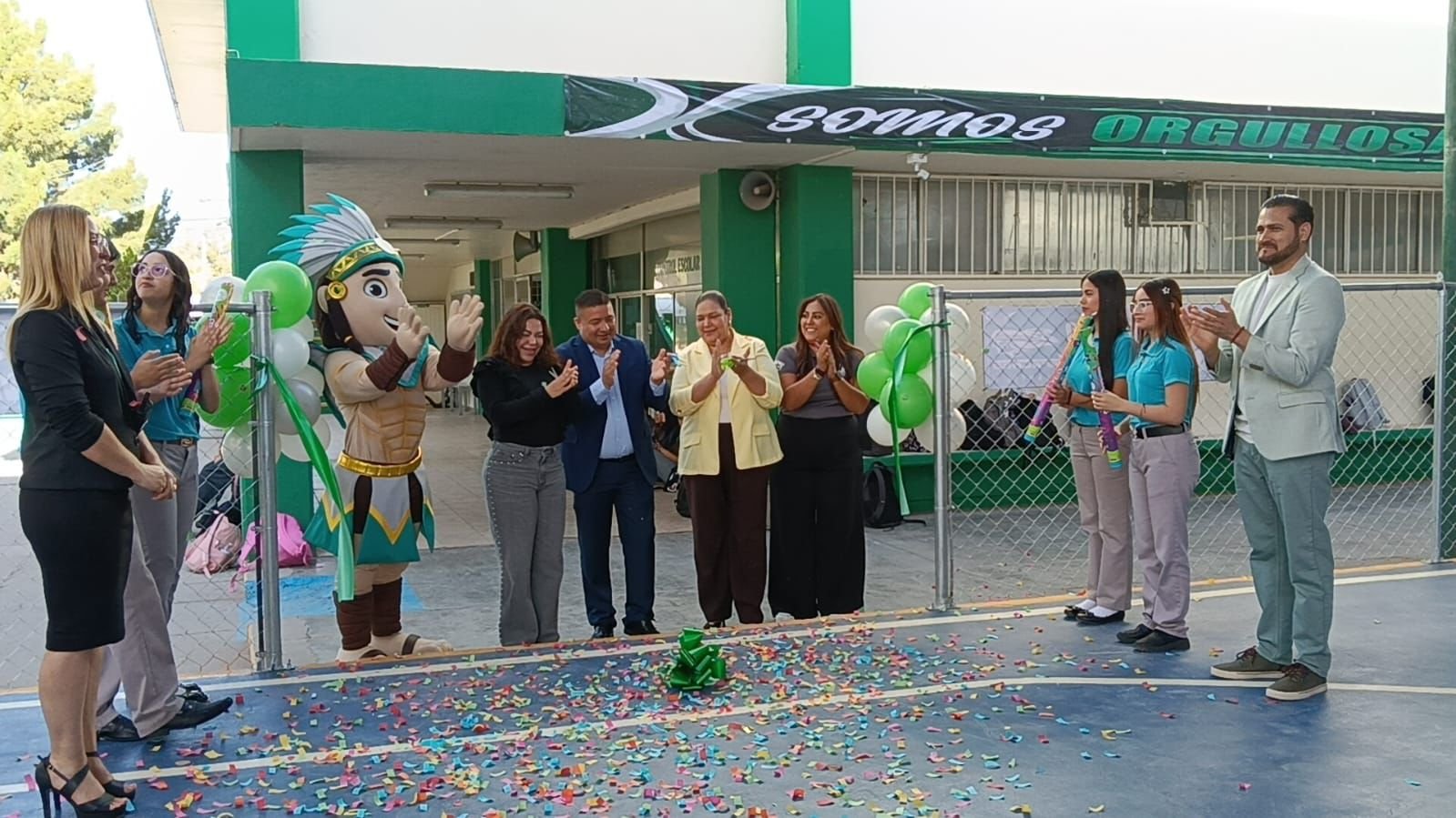 Renuevan imagen del Plantel 5 con moderna remodelación de su fachada