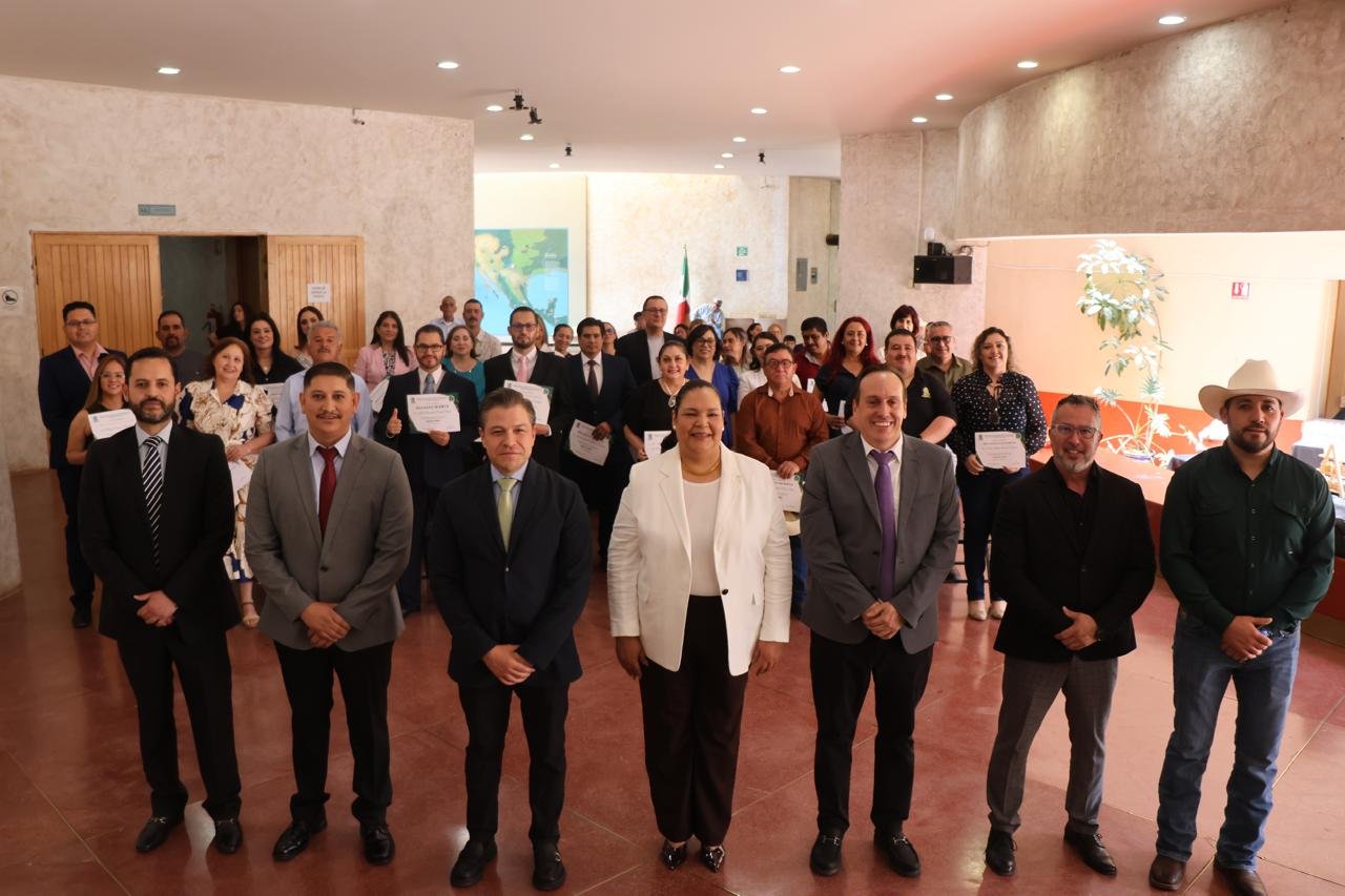 Entrega de Reconocimientos por Antigüedad en Casas Grandes, Chih.